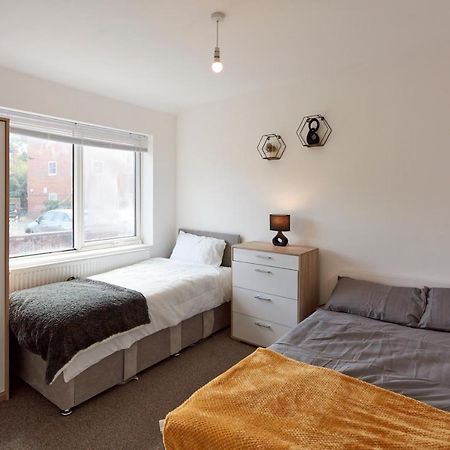 Spacious Home Close To City Centre Location Leeds  Exterior foto