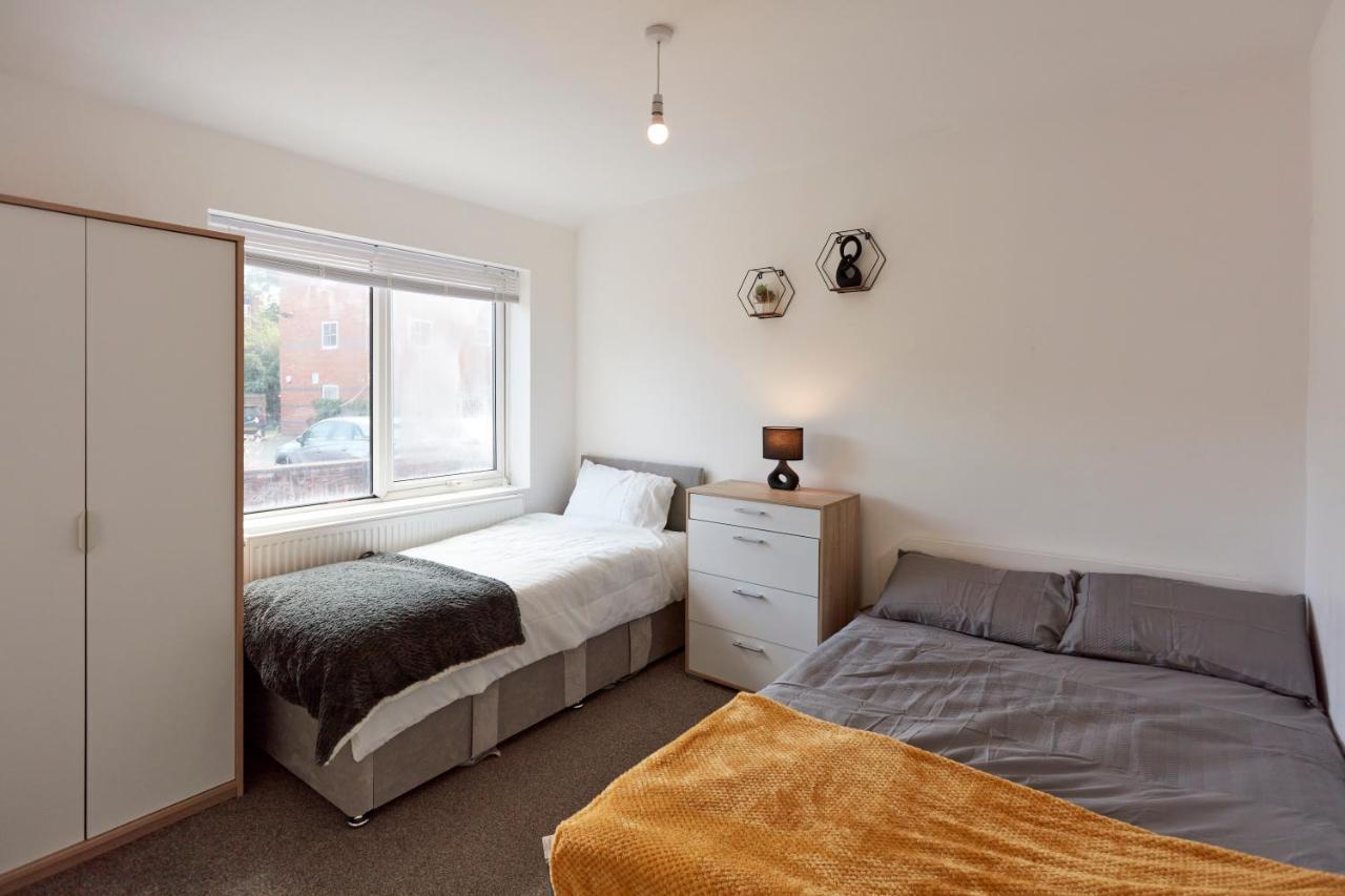 Spacious Home Close To City Centre Location Leeds  Exterior foto