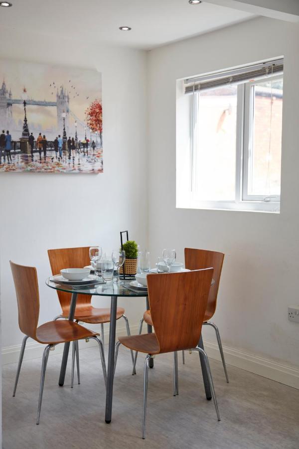 Spacious Home Close To City Centre Location Leeds  Exterior foto