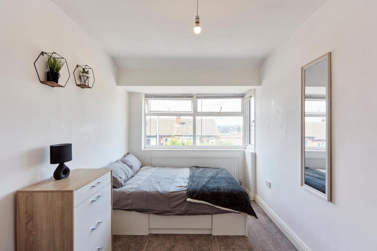 Spacious Home Close To City Centre Location Leeds  Exterior foto